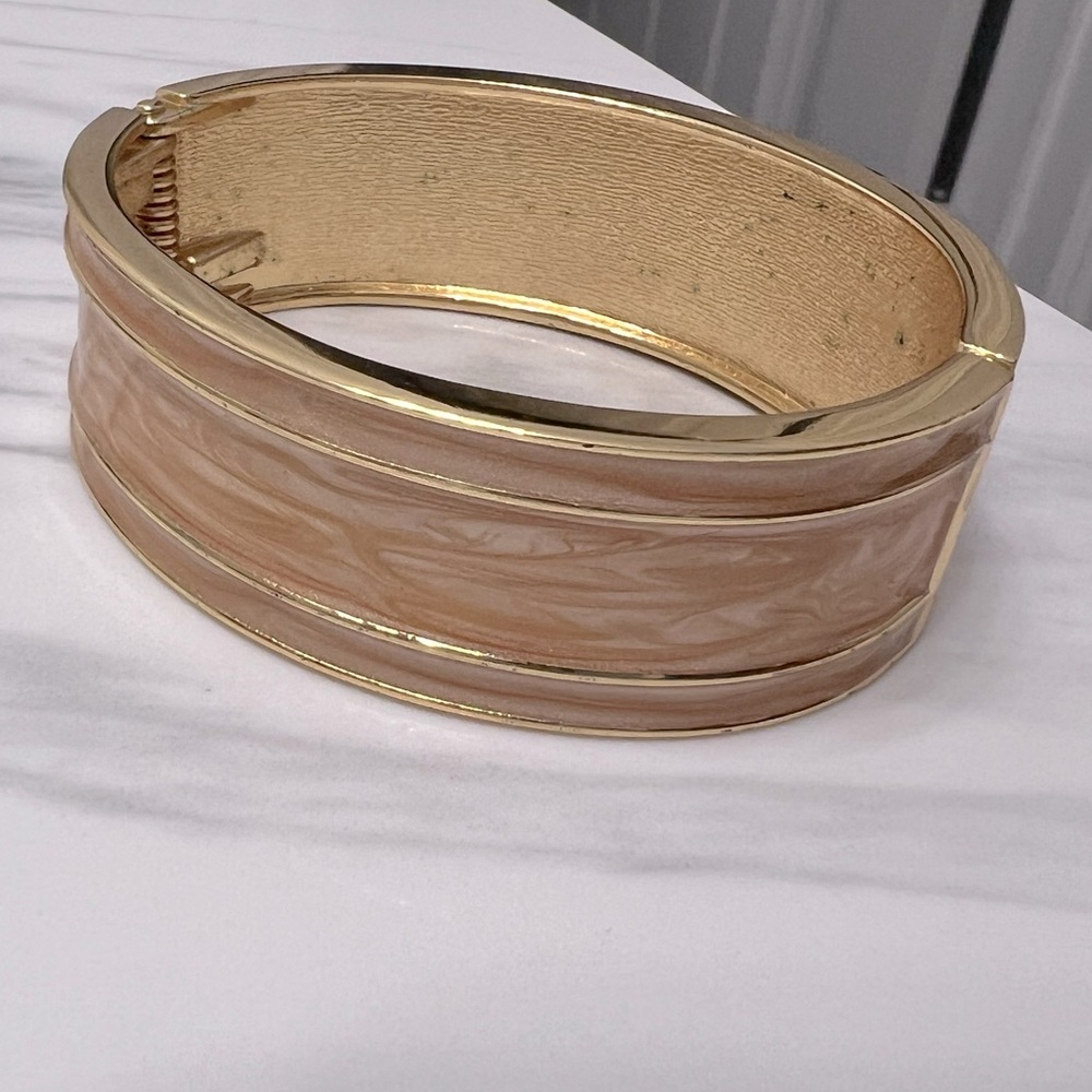 Women’s bracelet